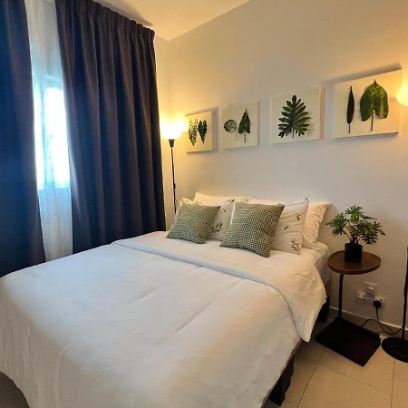 High Flyer Klia At Alanis Residence Kota Warisan Sepang Exterior photo