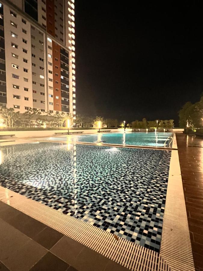 High Flyer Klia At Alanis Residence Kota Warisan Sepang Exterior photo